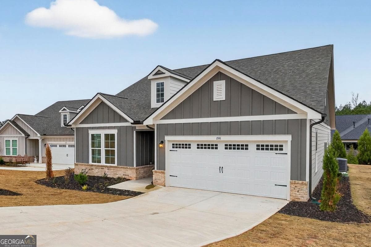 3 bedroom, 2 bathroom, 2,044 sq ft single family residence for sale at 1541 Lake Drive, Greensboro, GA 30642 — photo 2