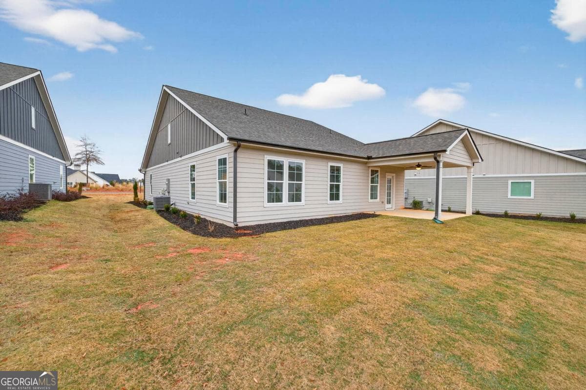 3 bedroom, 2 bathroom, 2,044 sq ft single family residence for sale at 1541 Lake Drive, Greensboro, GA 30642 — photo 4