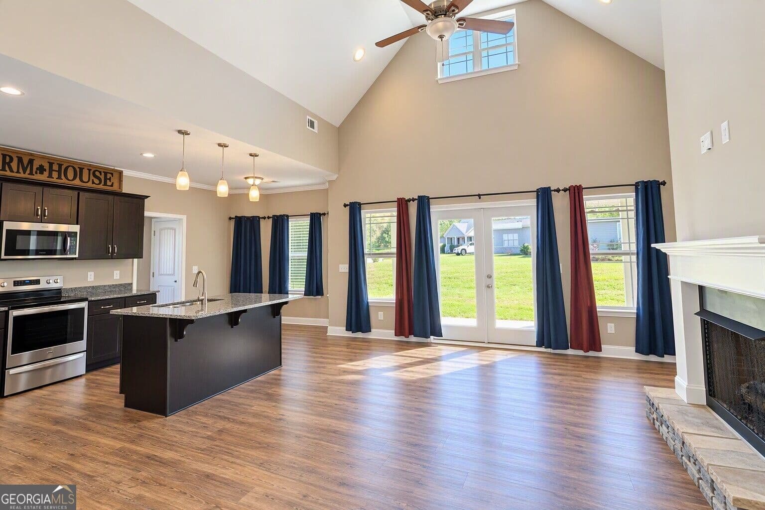 3 bedroom, 2 bathroom, 2,023 sq ft single family residence for sale at 331 Burnt Hickory Lane, Calhoun, GA 30701 — photo 5