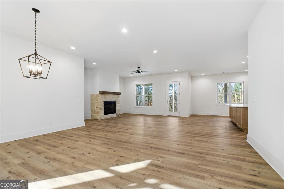 3 bedroom, 2.5 bathroom, 2,559 sq ft single family residence for sale at 115 Oak Hill Circle, Eatonton, GA 31024 — photo 2