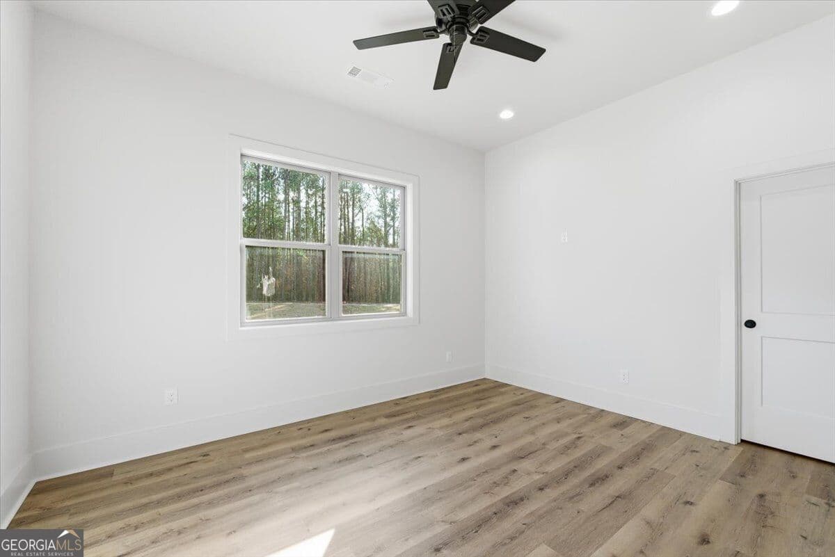 3 bedroom, 2.5 bathroom, 2,559 sq ft single family residence for sale at 115 Oak Hill Circle, Eatonton, GA 31024 — photo 10