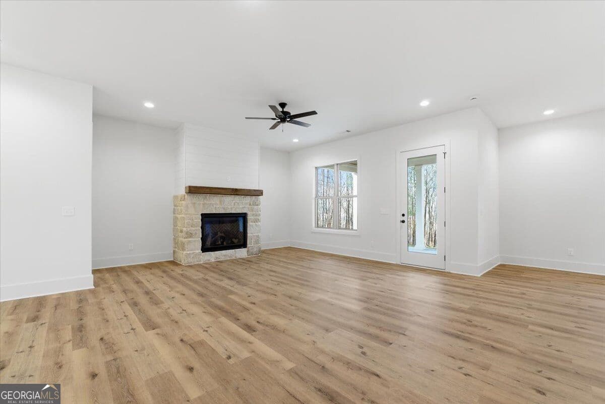 3 bedroom, 2.5 bathroom, 2,559 sq ft single family residence for sale at 115 Oak Hill Circle, Eatonton, GA 31024 — photo 4