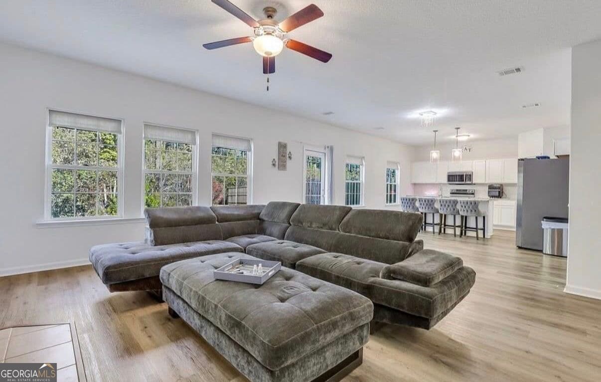 6 bedroom, 3 bathroom, 2,415 sq ft single family residence for sale at 538 Brightleaf Circle, Hinesville, GA 31313 — photo 6