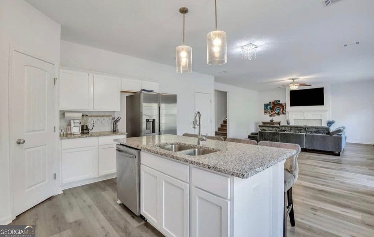 6 bedroom, 3 bathroom, 2,415 sq ft single family residence for sale at 538 Brightleaf Circle, Hinesville, GA 31313 — photo 5