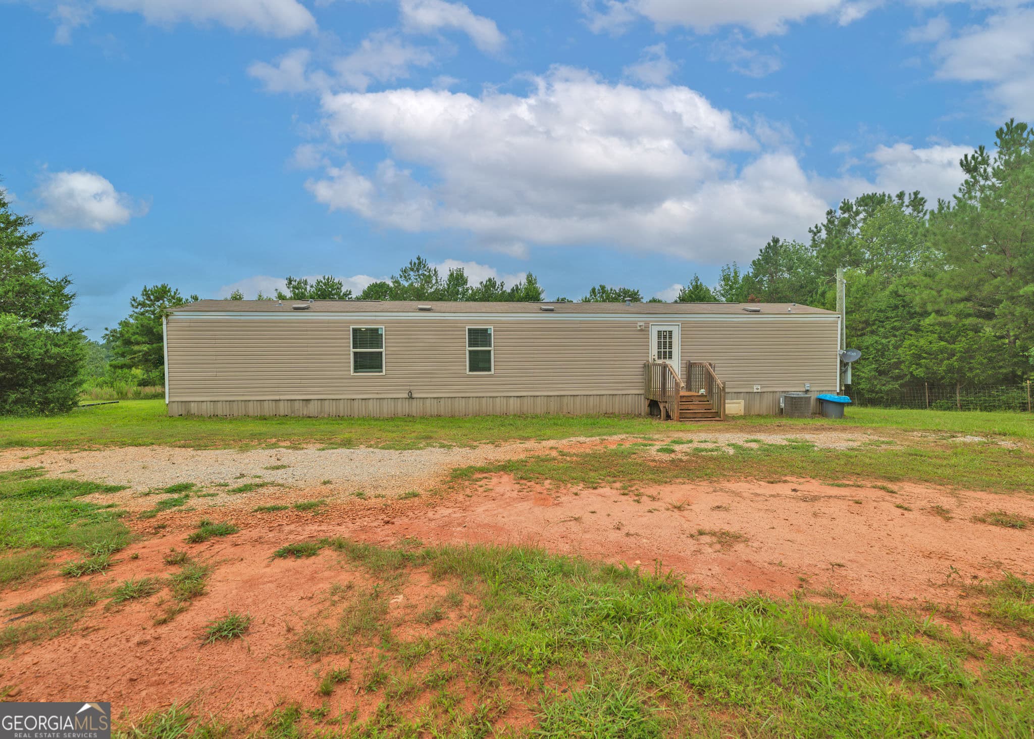 3 bedroom, 2 bathroom, 924 sq ft manufactured home,single family residence for sale at 330 Edgewater Lane, Hartwell, GA 30643 — photo 2