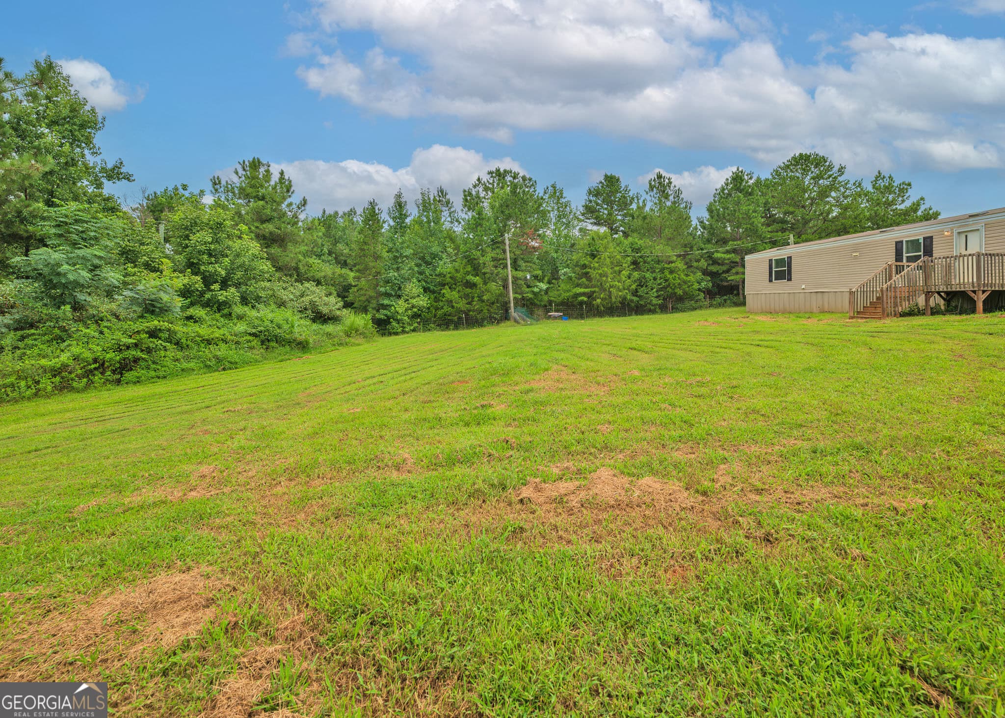 3 bedroom, 2 bathroom, 924 sq ft manufactured home,single family residence for sale at 330 Edgewater Lane, Hartwell, GA 30643 — photo 6