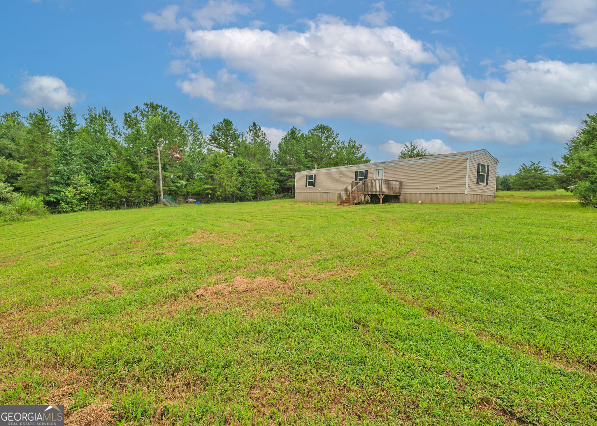 3 bedroom, 2 bathroom, 924 sq ft manufactured home,single family residence for sale at 330 Edgewater Lane, Hartwell, GA 30643 — photo 5