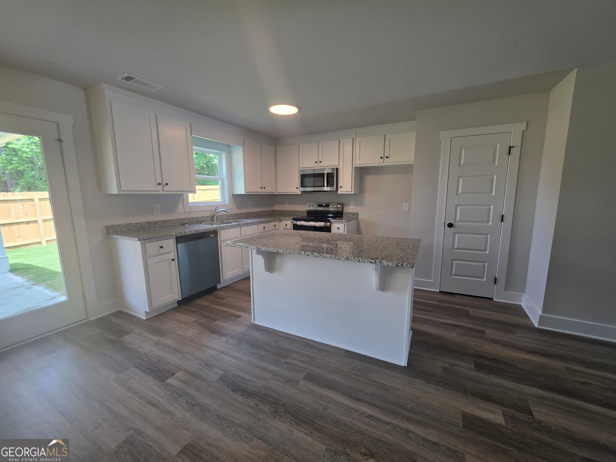 3 bedroom, 2.5 bathroom, 1,800 sq ft single family residence for sale at 28 Vesta Court 12, Winder, GA 30680 — photo 3