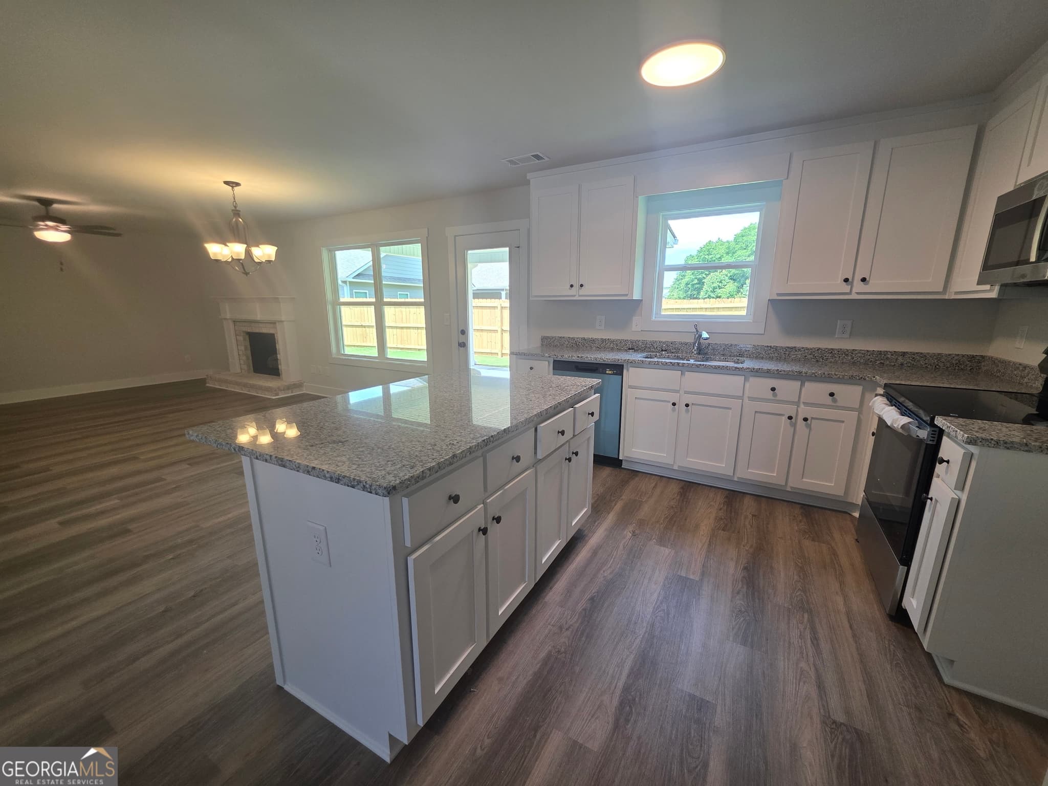 3 bedroom, 2.5 bathroom, 1,800 sq ft single family residence for sale at 28 Vesta Court 12, Winder, GA 30680 — photo 4