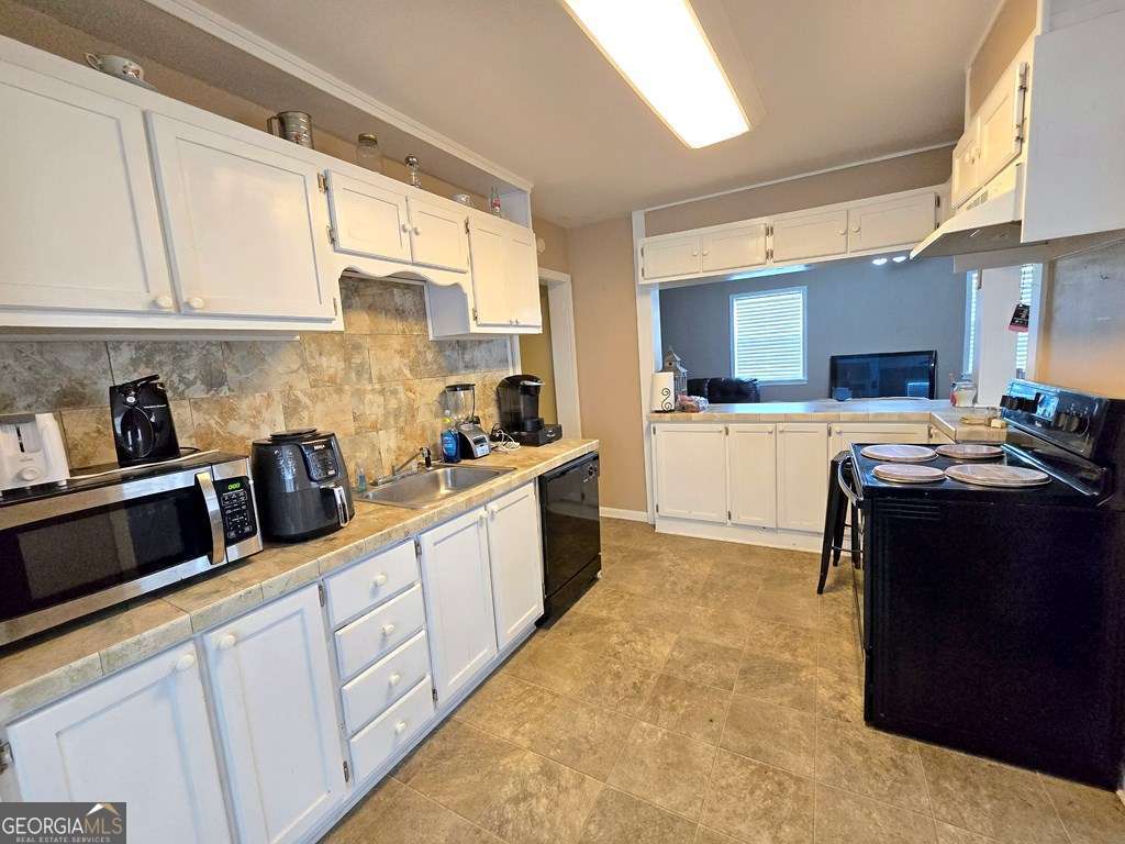 4 bedroom, 3 bathroom, 1,801 sq ft single family residence for sale at 601 Azalea Circle, Valdosta, GA 31602 — photo 6