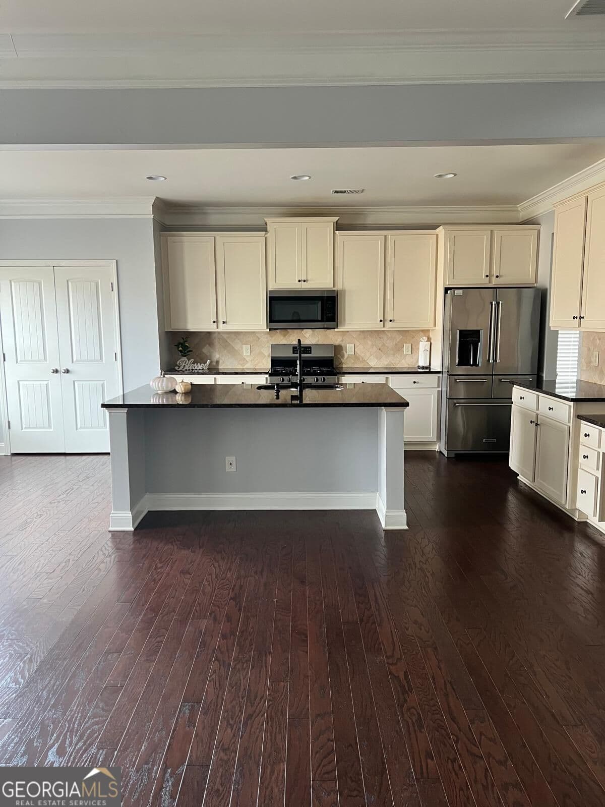 6 bedroom, 4 bathroom, 3,516 sq ft single family residence for sale at 38 Stately Oaks Drive, Cartersville, GA 30120 — photo 5