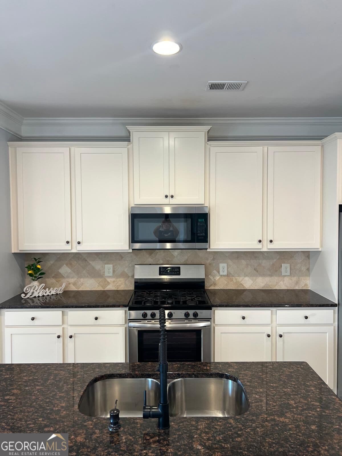 6 bedroom, 4 bathroom, 3,516 sq ft single family residence for sale at 38 Stately Oaks Drive, Cartersville, GA 30120 — photo 4