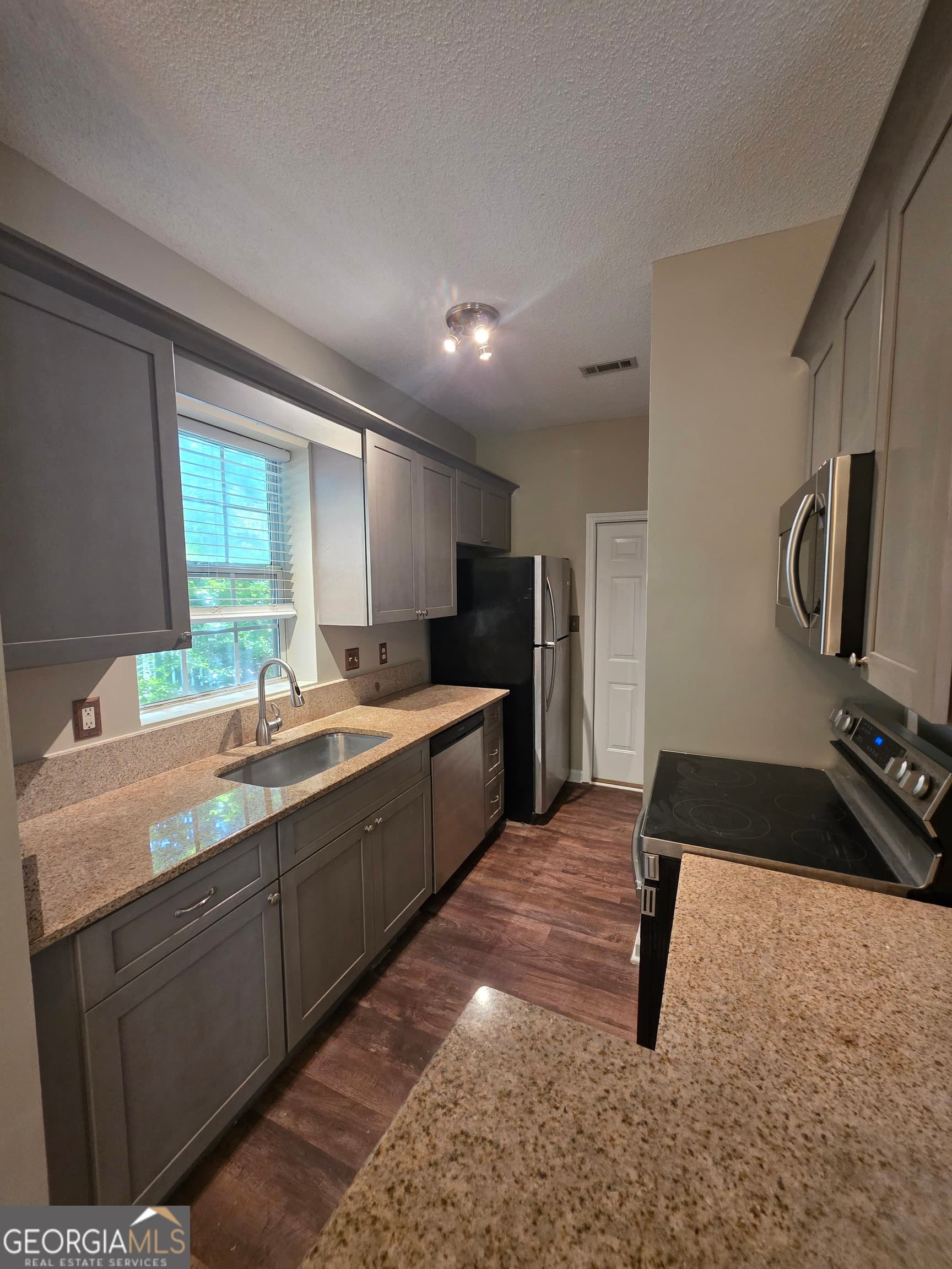 3 bedroom, 2.5 bathroom, 1,342 sq ft single family residence for rent at 602 N Fairfield Drive, Peachtree City, GA 30269 for $2,300 a month — photo 9