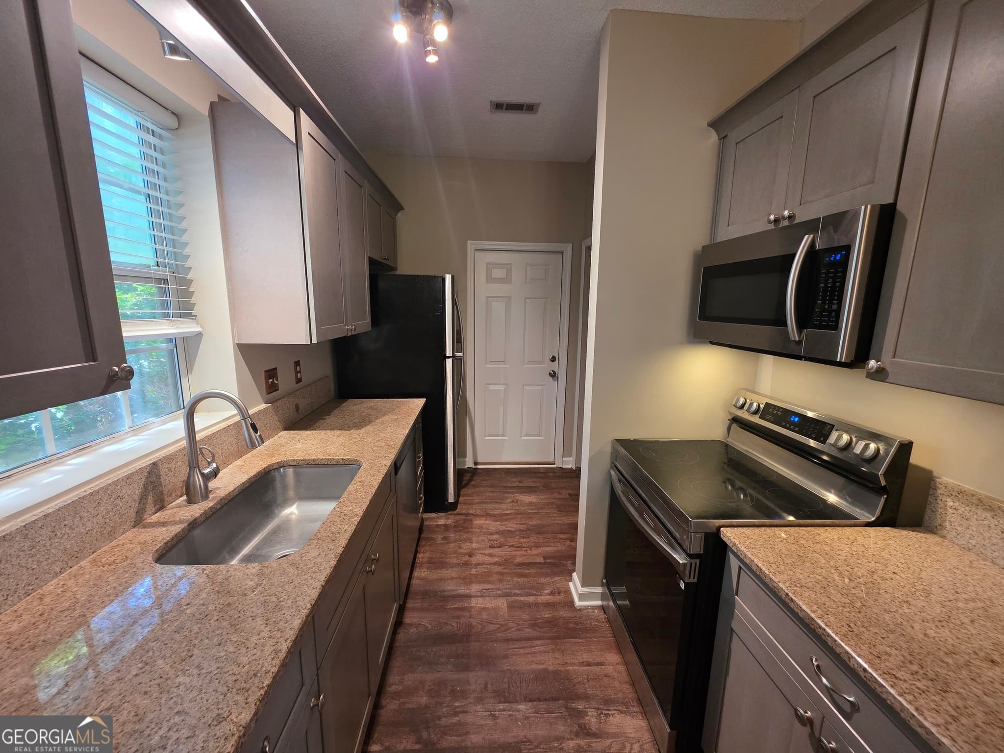 3 bedroom, 2.5 bathroom, 1,342 sq ft single family residence for rent at 602 N Fairfield Drive, Peachtree City, GA 30269 for $2,300 a month — photo 10