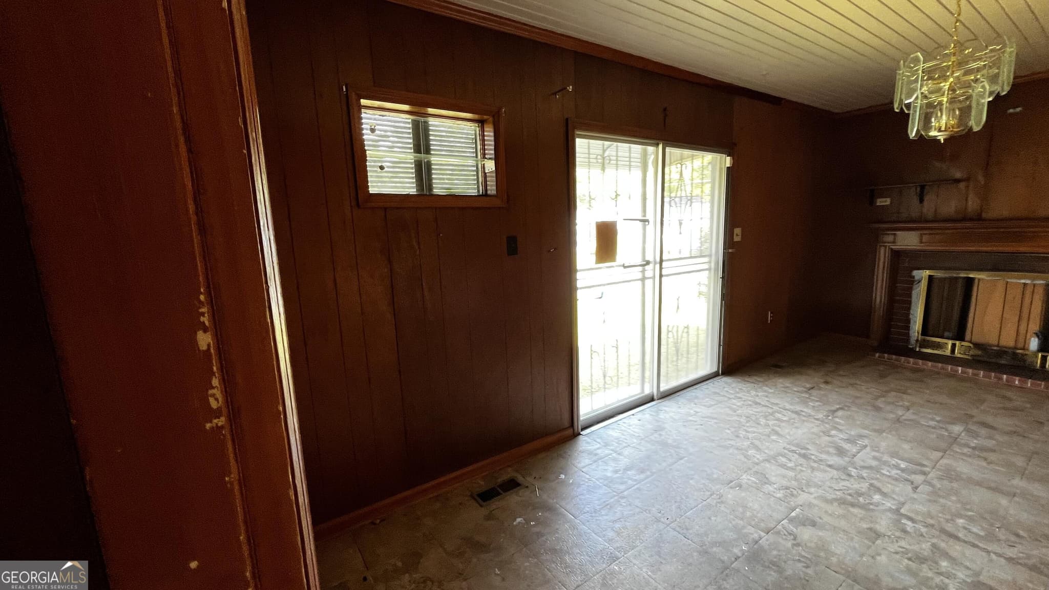 3 bedroom, 2 bathroom, 1,636 sq ft single family residence for sale at 133 Thornton Drive, Albany, GA 31705 — photo 9