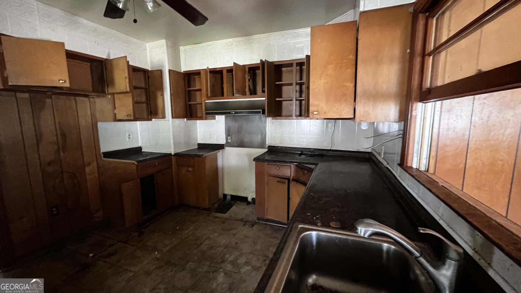 3 bedroom, 2 bathroom, 1,636 sq ft single family residence for sale at 133 Thornton Drive, Albany, GA 31705 — photo 8