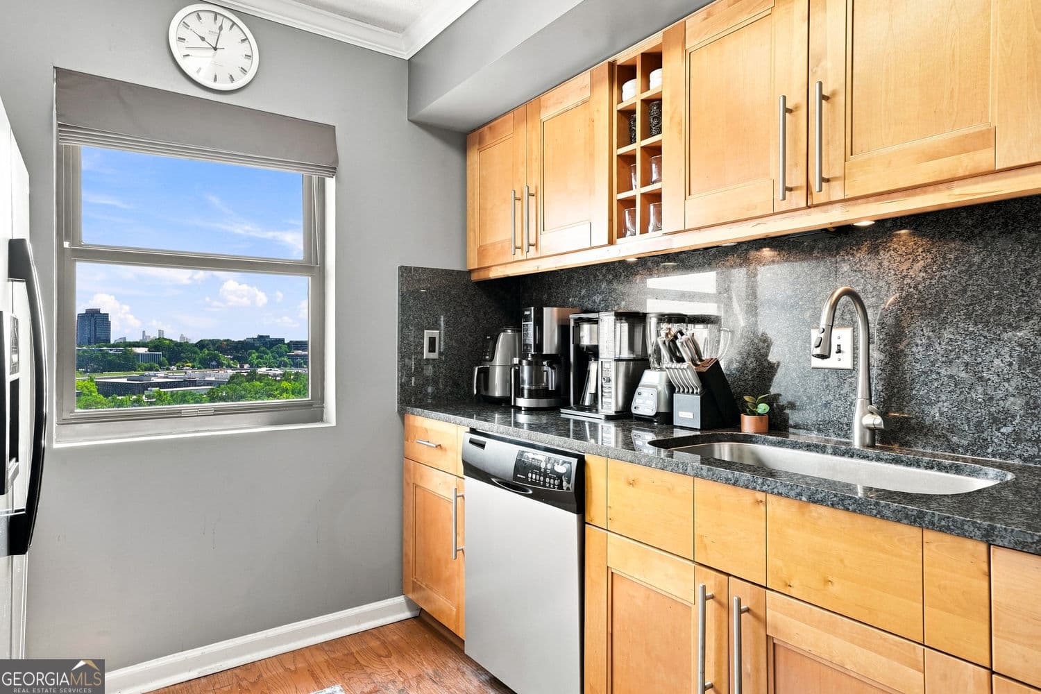 1 bedroom, 1 bathroom, 769 sq ft condominium for sale at 795 Hammond Drive 1708, Sandy Springs, GA 30328 — photo 9