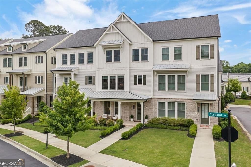 4 bedroom, 3.5 bathroom, 2,493 sq ft townhouse sold at 2005 Cortland Road, Alpharetta, GA 30009