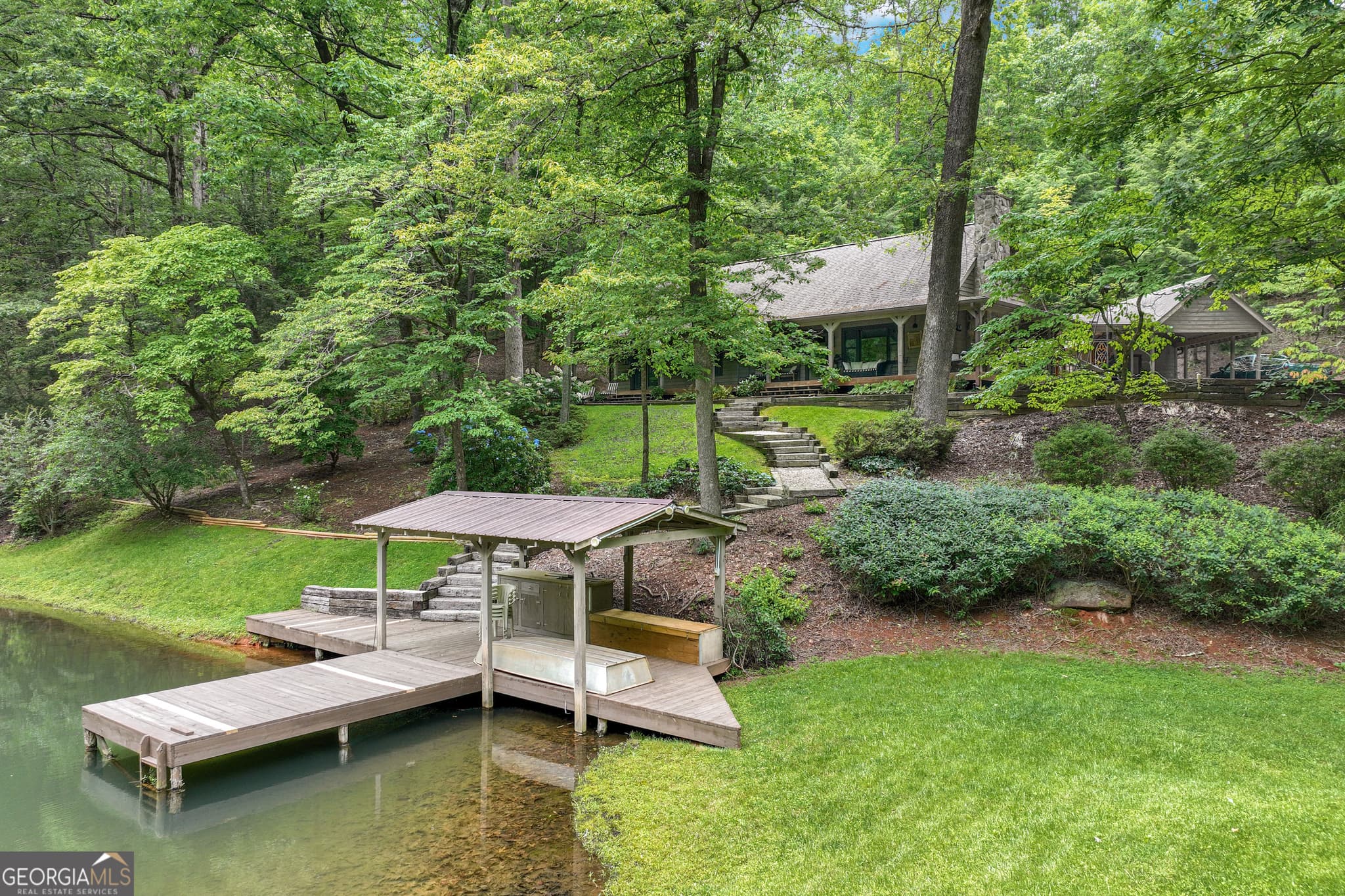 3 bedroom, 3 bathroom, 1,792 sq ft single family residence for sale at 2001 Chimney Mountain Flats Trail, Clarkesville, GA 30523 — photo 3