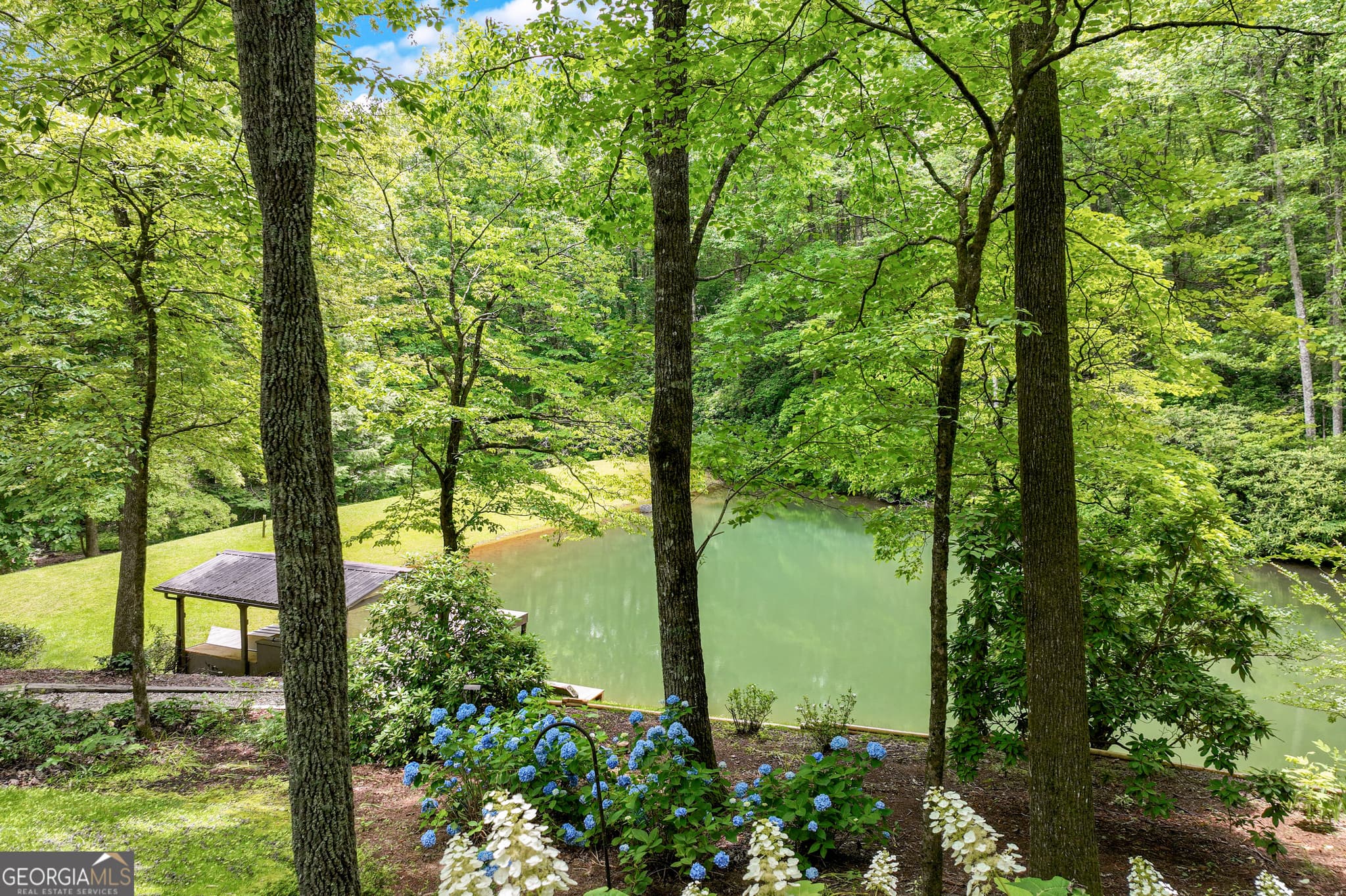 3 bedroom, 3 bathroom, 1,792 sq ft single family residence for sale at 2001 Chimney Mountain Flats Trail, Clarkesville, GA 30523 — photo 5