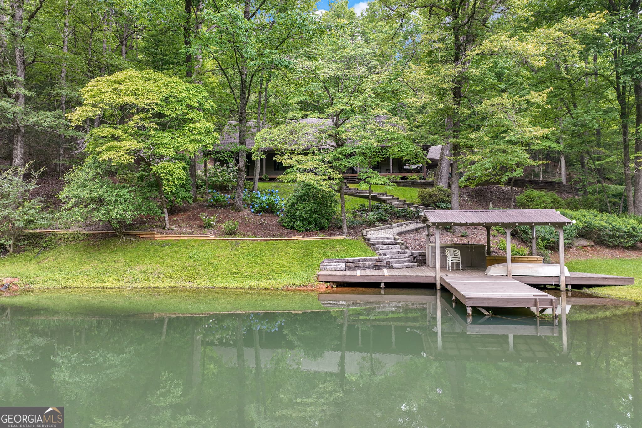 3 bedroom, 3 bathroom, 1,792 sq ft single family residence for sale at 2001 Chimney Mountain Flats Trail, Clarkesville, GA 30523 — photo 9