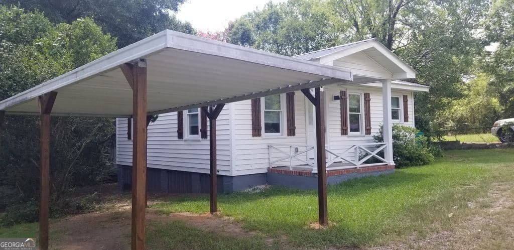 2 bedroom, 2 bathroom, 672 sq ft single family residence for sale at 121 Pine Avenue, Milledgeville, GA 31061 — photo 3