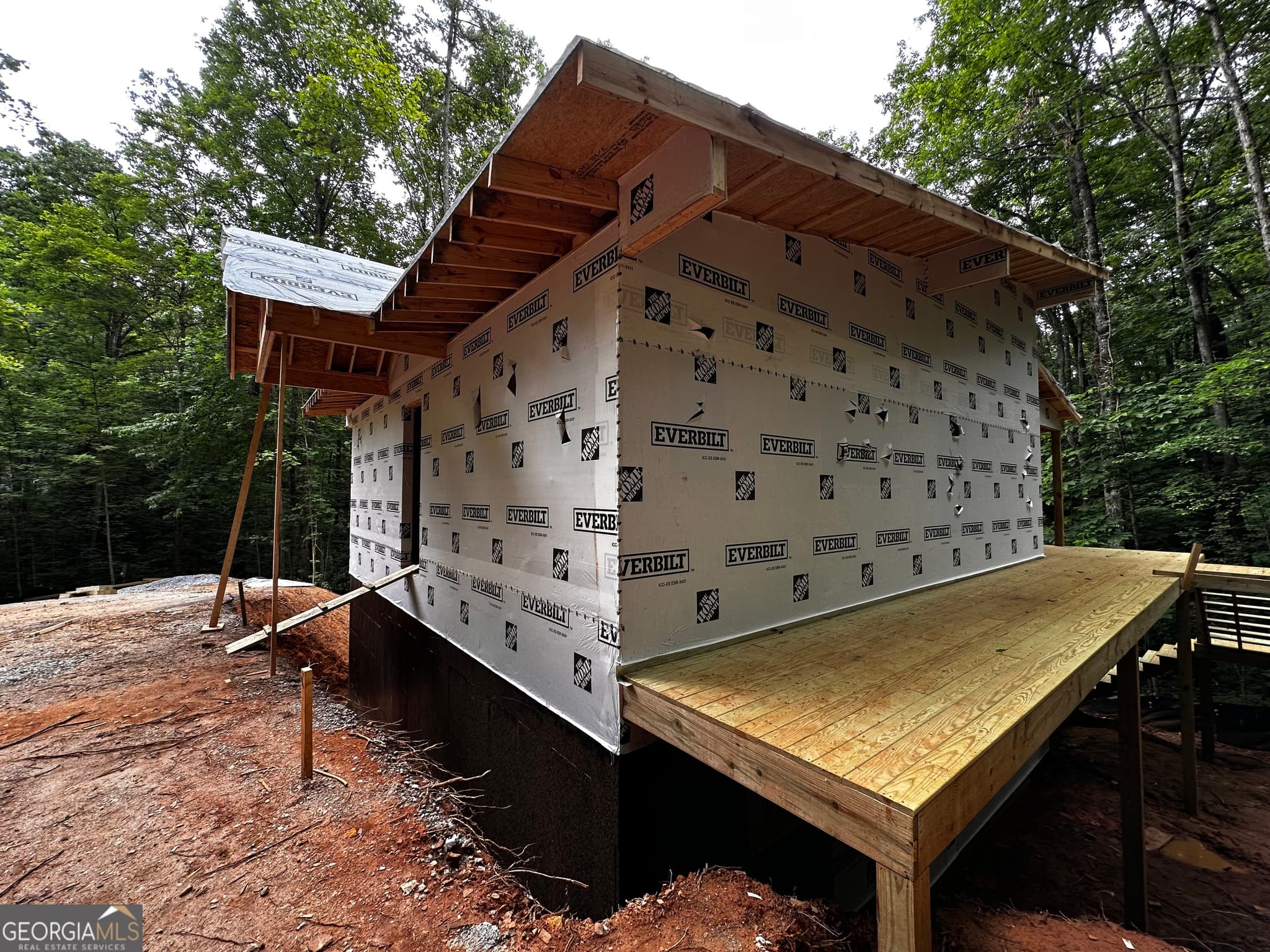 3 bedroom, 3.5 bathroom, 2,100 sq ft single family residence under contract at 374 Forest Canopy Way, Clayton, GA 30525 — photo 3