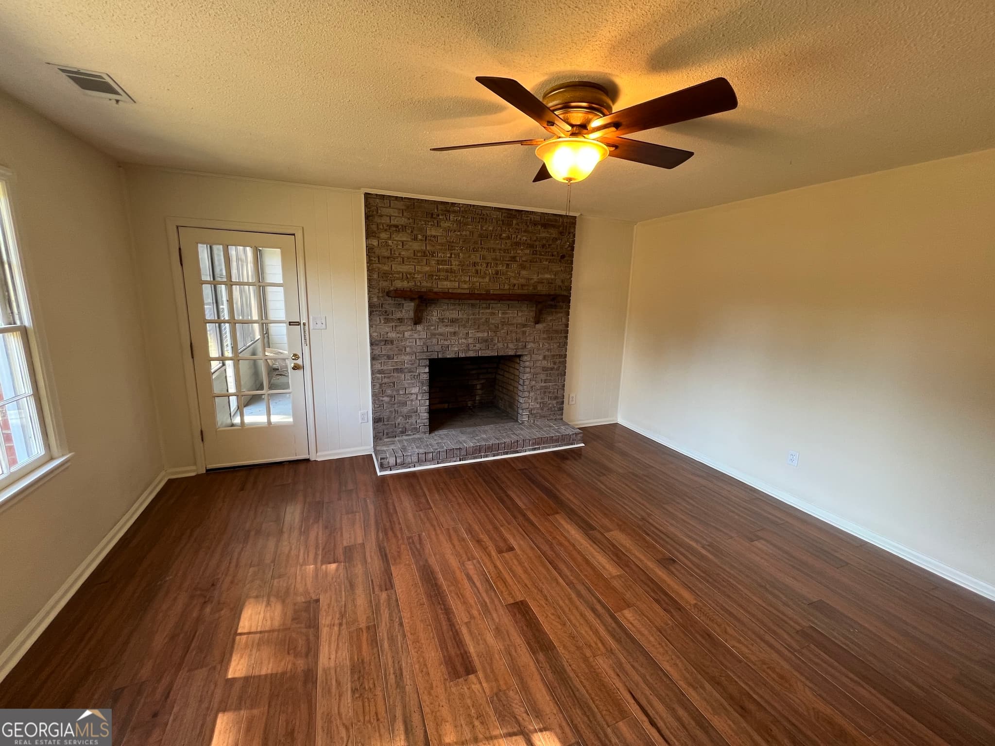 4 bedroom, 2 bathroom, 2,037 sq ft single family residence for sale at 311 Fairmont Drive, Dublin, GA 31021 — photo 9