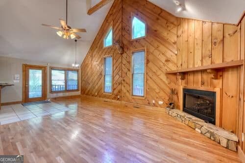 3 bedroom, 3.5 bathroom, 2,552 sq ft cabin,single family residence for sale at 300 Chapman Lane, Blairsville, GA 30512 — photo 3