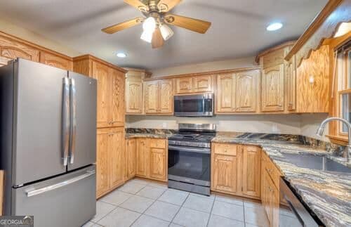 3 bedroom, 3.5 bathroom, 2,552 sq ft cabin,single family residence for sale at 300 Chapman Lane, Blairsville, GA 30512 — photo 9