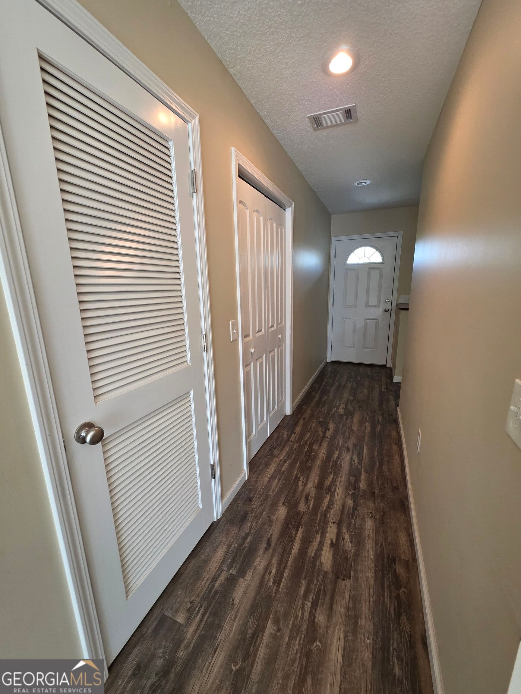 3 bedroom, 2 bathroom, 1,448 sq ft single family residence for sale at 294 Lakeside Circle, Baxley, GA 31513 — photo 6