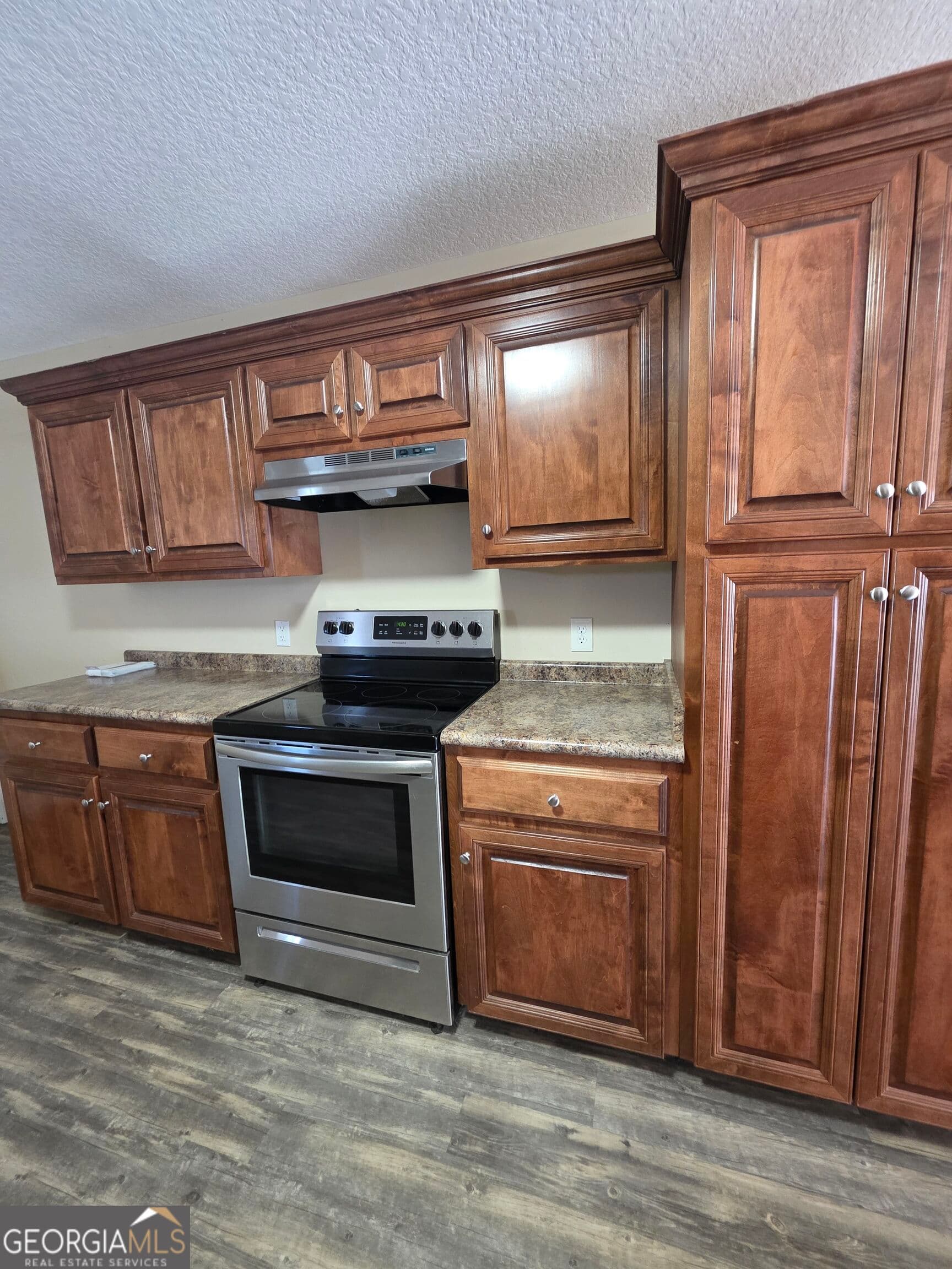 3 bedroom, 2 bathroom, 1,448 sq ft single family residence for sale at 294 Lakeside Circle, Baxley, GA 31513 — photo 8