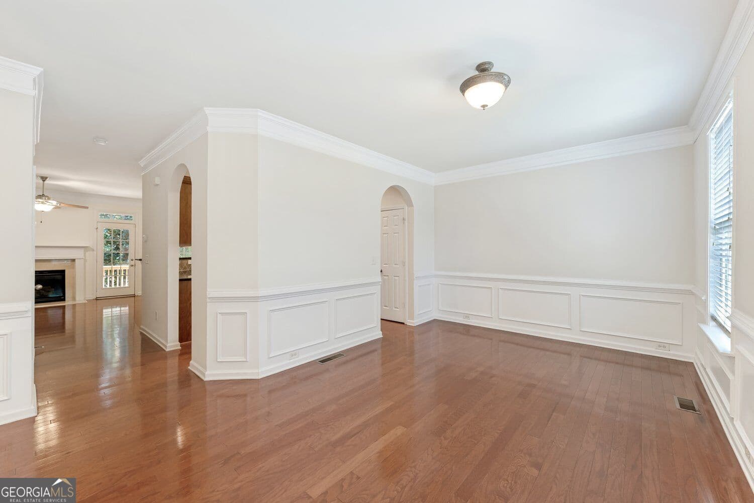 3 bedroom, 3.5 bathroom, 2,433 sq ft townhouse for sale at 3322 Cameron Trail, Peachtree Corners, GA 30092 — photo 6