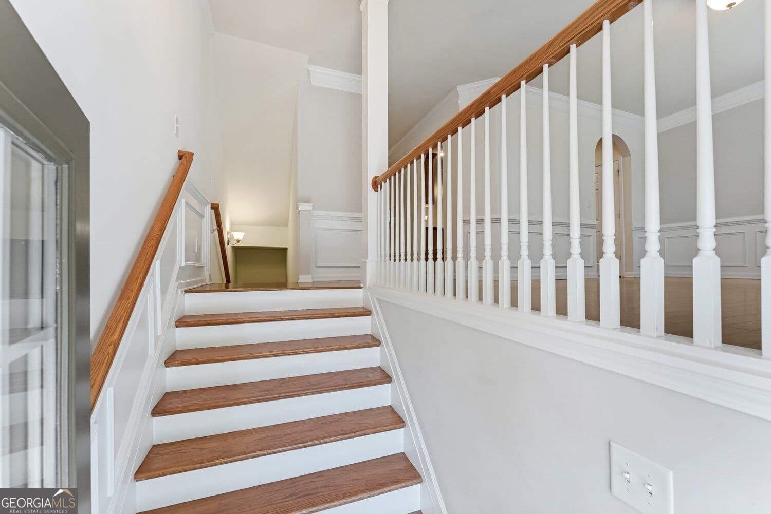 3 bedroom, 3.5 bathroom, 2,433 sq ft townhouse for sale at 3322 Cameron Trail, Peachtree Corners, GA 30092 — photo 3