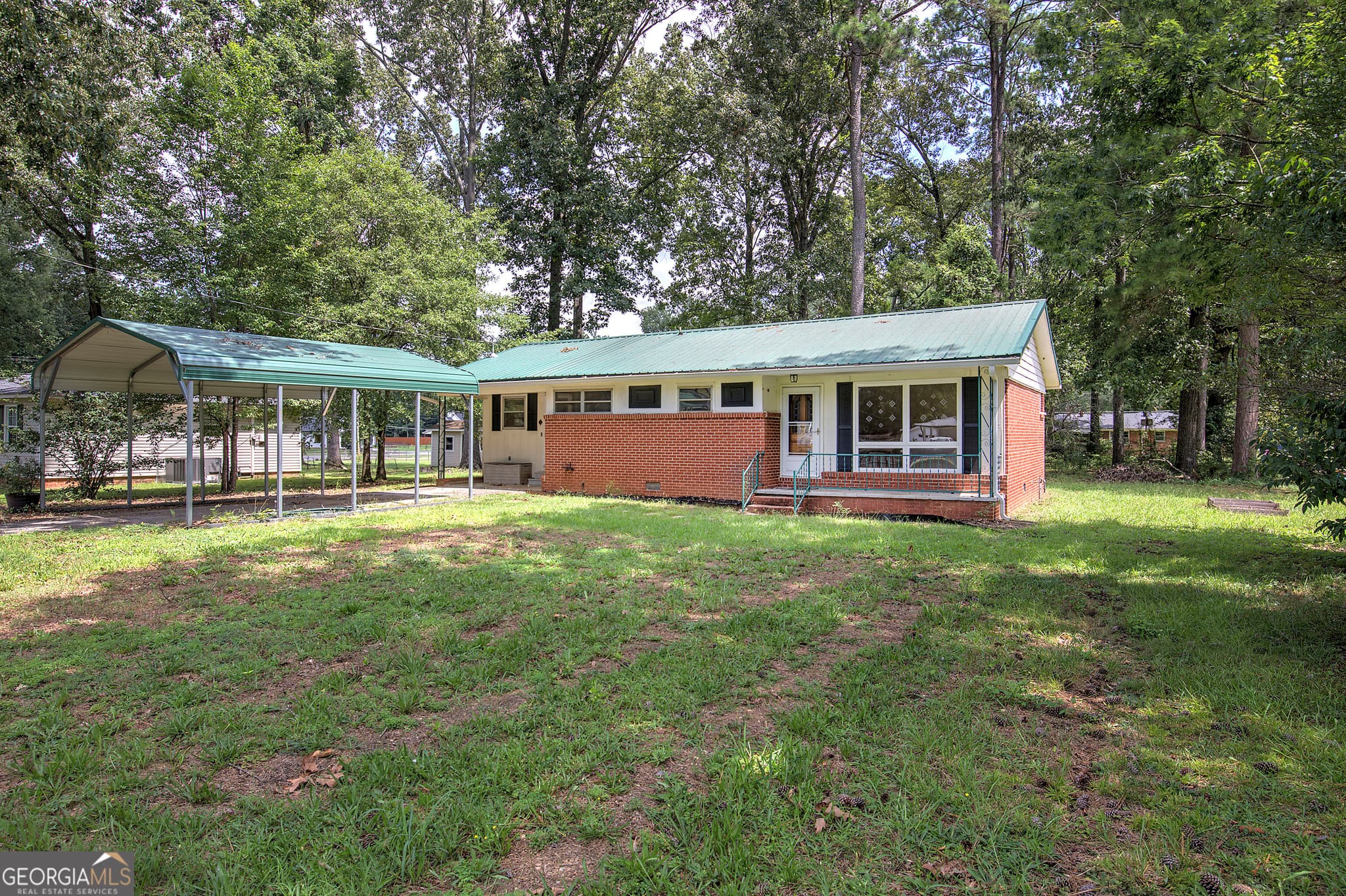 2 bedroom, 1 bathroom, 1,203 sq ft single family residence for sale at 113 Burton Drive, Calhoun, GA 30701 — photo 2