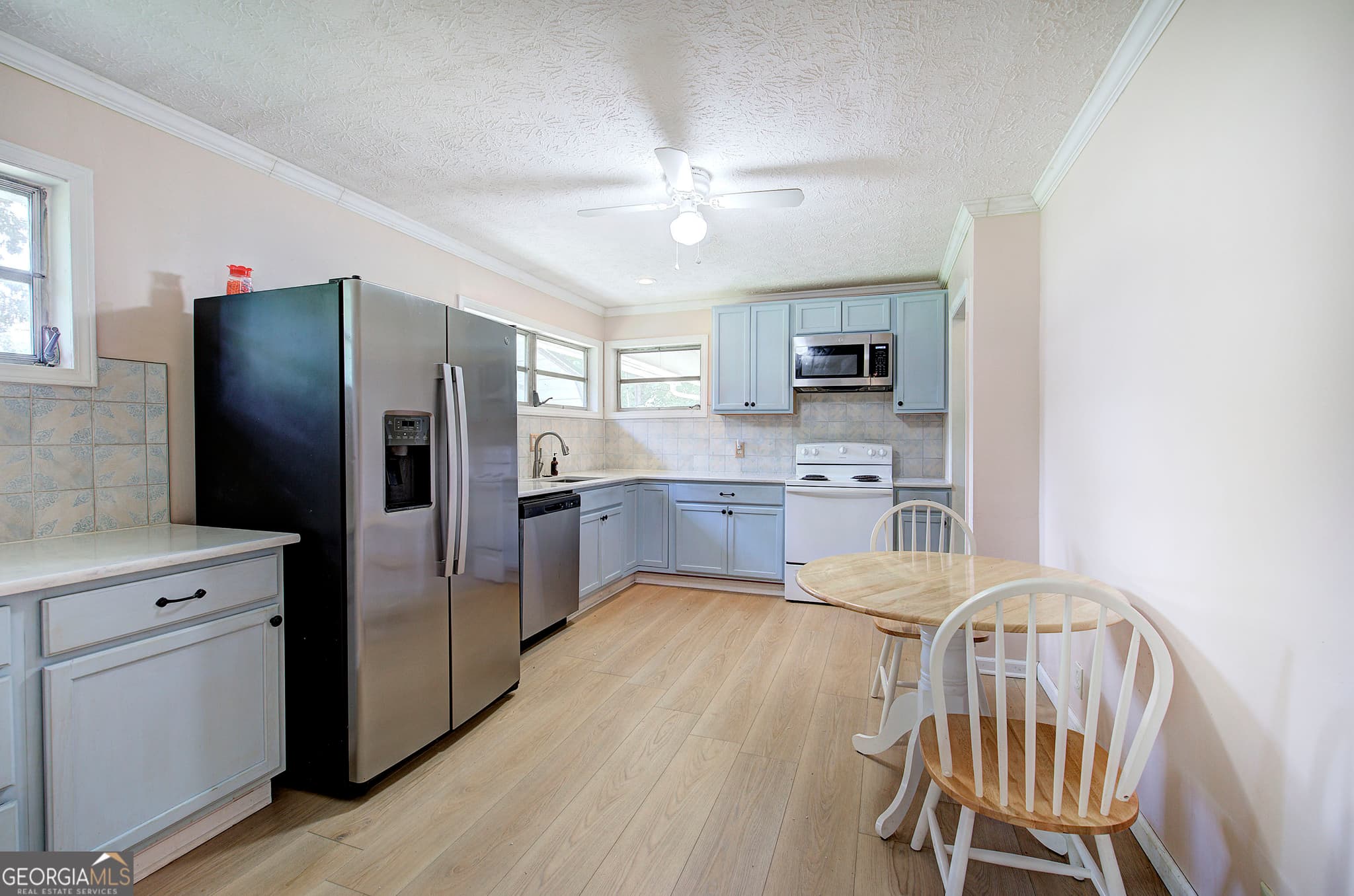 2 bedroom, 1 bathroom, 1,203 sq ft single family residence for sale at 113 Burton Drive, Calhoun, GA 30701 — photo 6