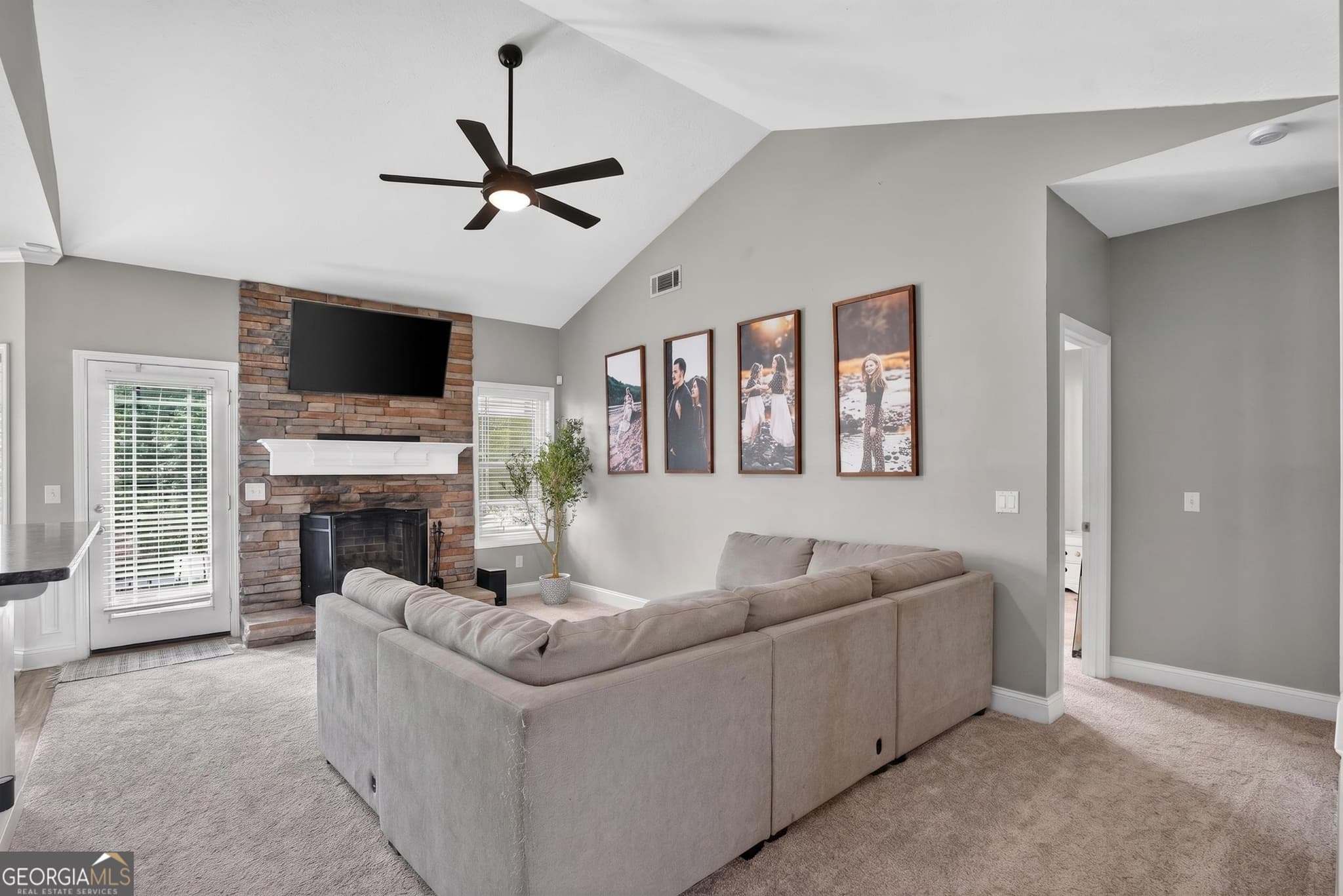 5 bedroom, 3 bathroom, 3,553 sq ft single family residence for sale at 171 Windsor Court, Williamson, GA 30292 — photo 6