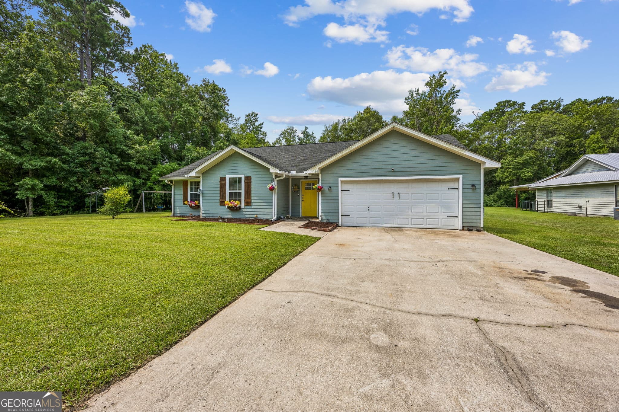 4 bedroom, 3 bathroom, 1,832 sq ft single family residence for sale at 189 Deerfield Circle, Kingsland, GA 31548 — photo 4