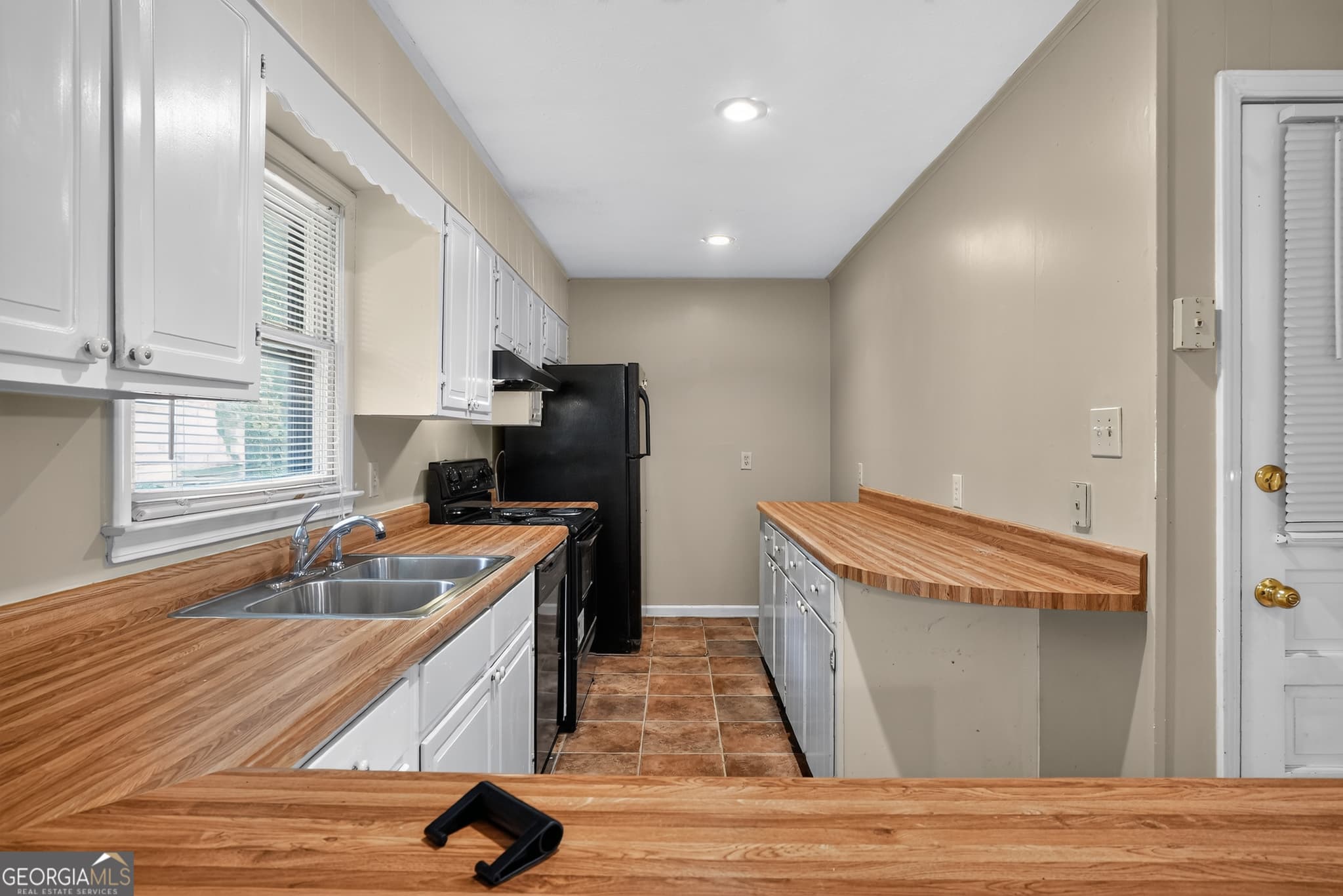 4 bedroom, 2 bathroom, 1,679 sq ft single family residence for sale at 2336 Carnes Road, Jonesboro, GA 30236 — photo 10