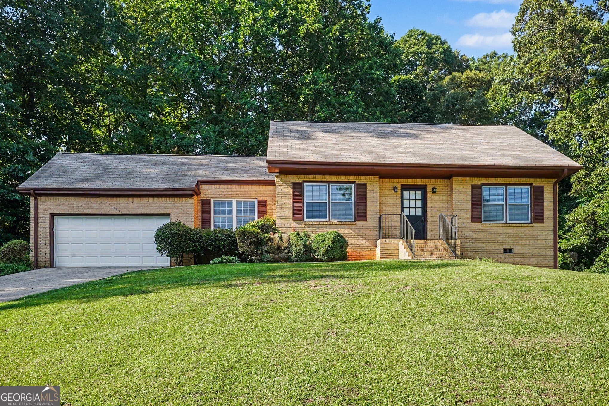 3 bedroom, 2 bathroom, 1,951 sq ft single family residence for sale at 7317 Deerwood Drive, Riverdale, GA 30296 — photo 3