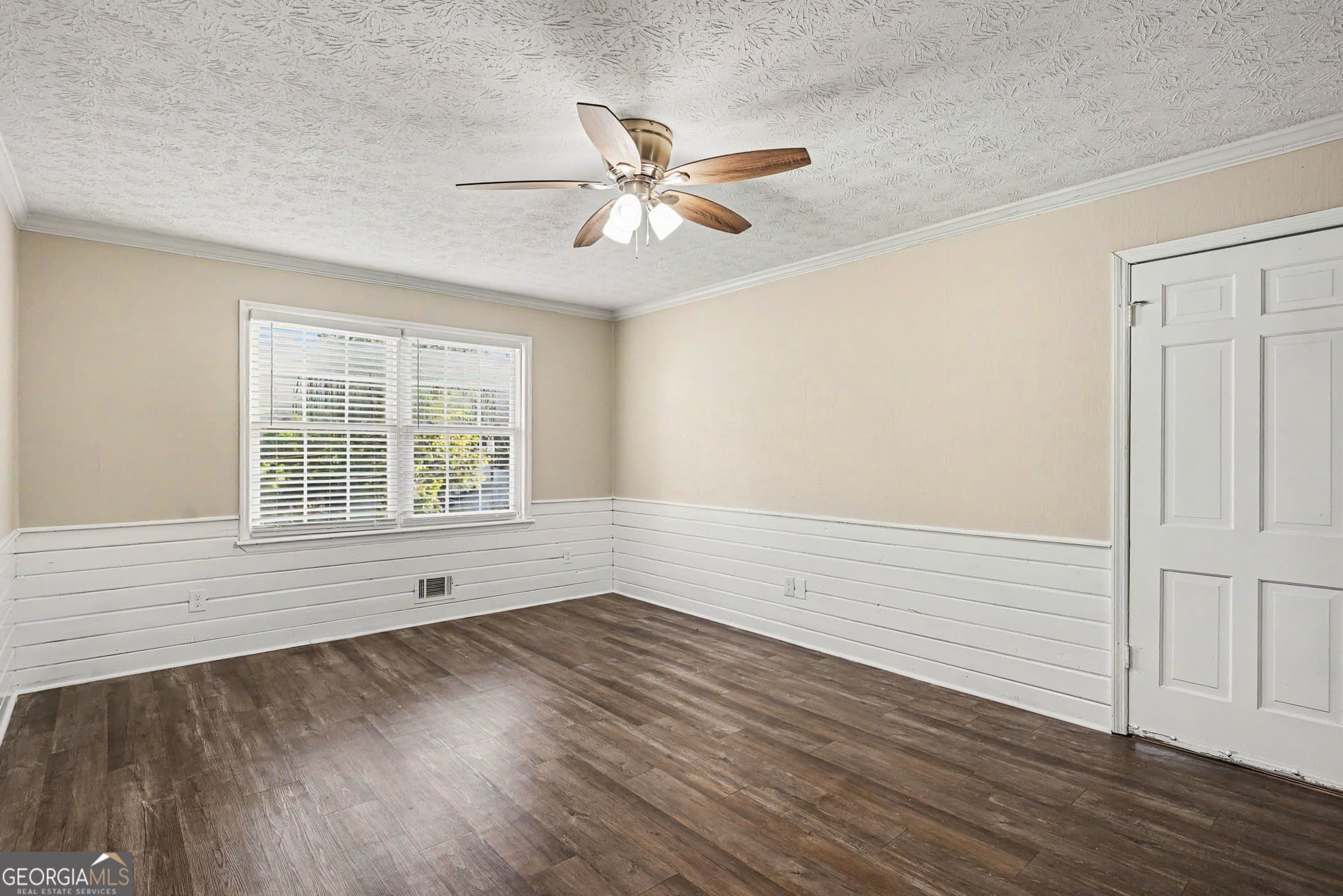 3 bedroom, 2 bathroom, 1,951 sq ft single family residence for sale at 7317 Deerwood Drive, Riverdale, GA 30296 — photo 9