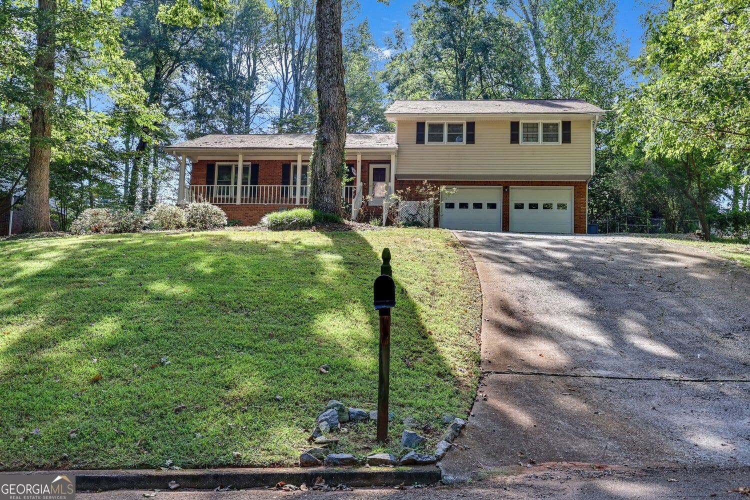 3 bedroom, 2 bathroom, 2,487 sq ft single family residence for sale at 5728 Four Winds Court, Lilburn, GA 30047 — photo 2