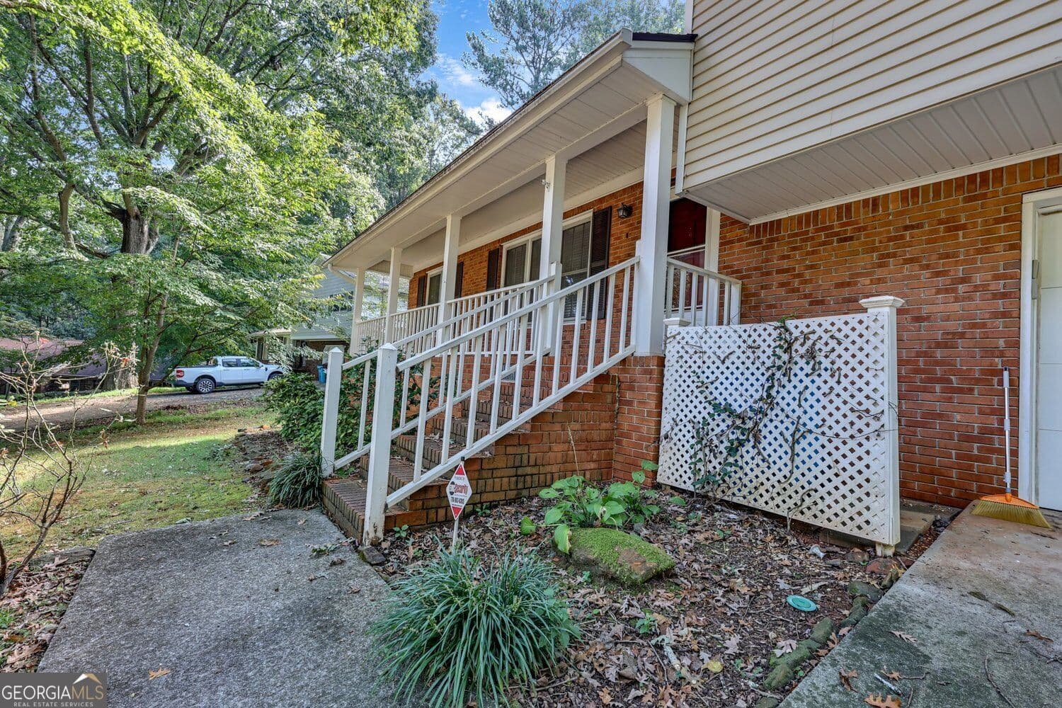 3 bedroom, 2 bathroom, 2,487 sq ft single family residence for sale at 5728 Four Winds Court, Lilburn, GA 30047 — photo 4