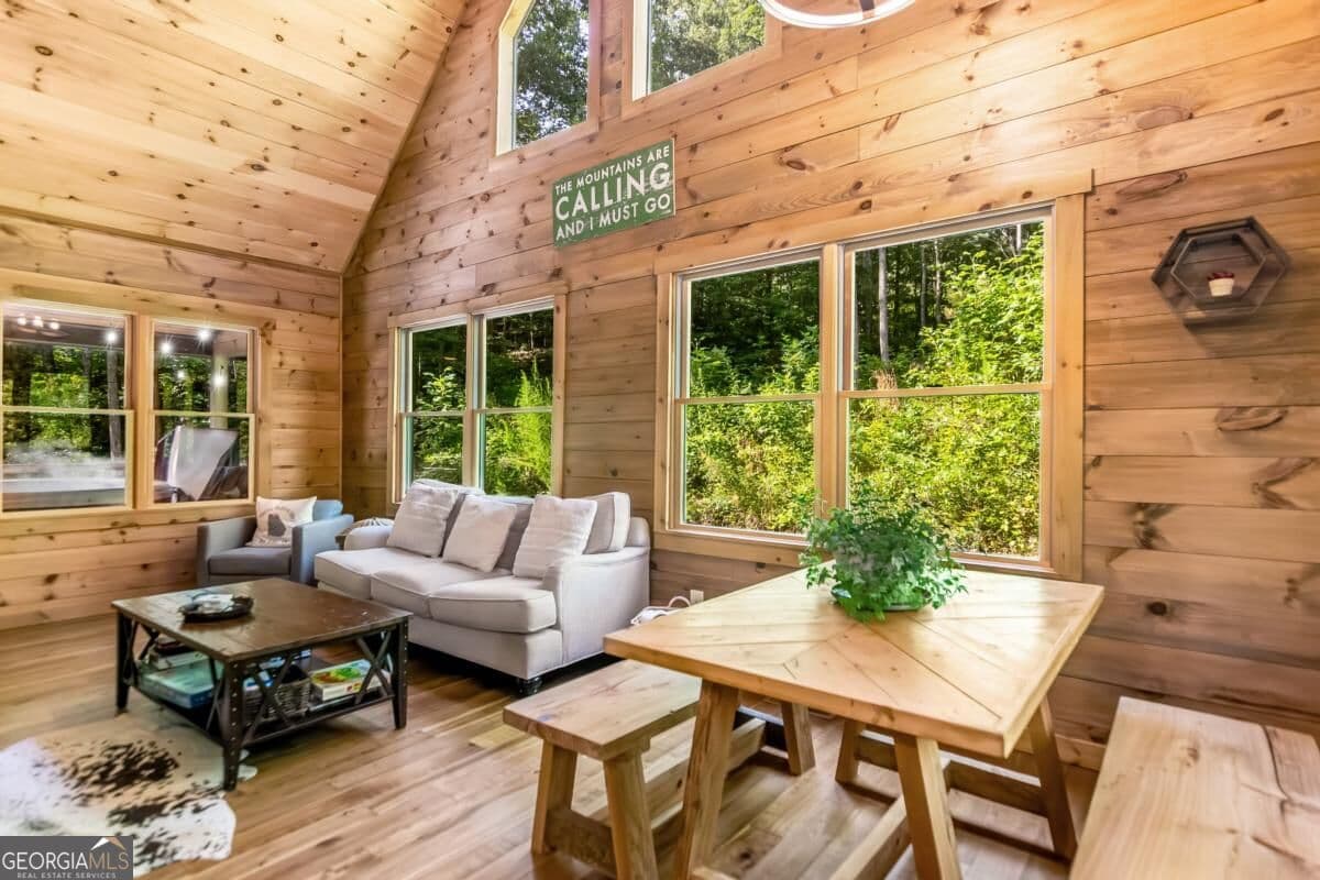 2 bedroom, 1 bathroom, 924 sq ft cabin,single family residence for sale at 79 N Dream Catcher, Blue Ridge, GA 30513 — photo 8