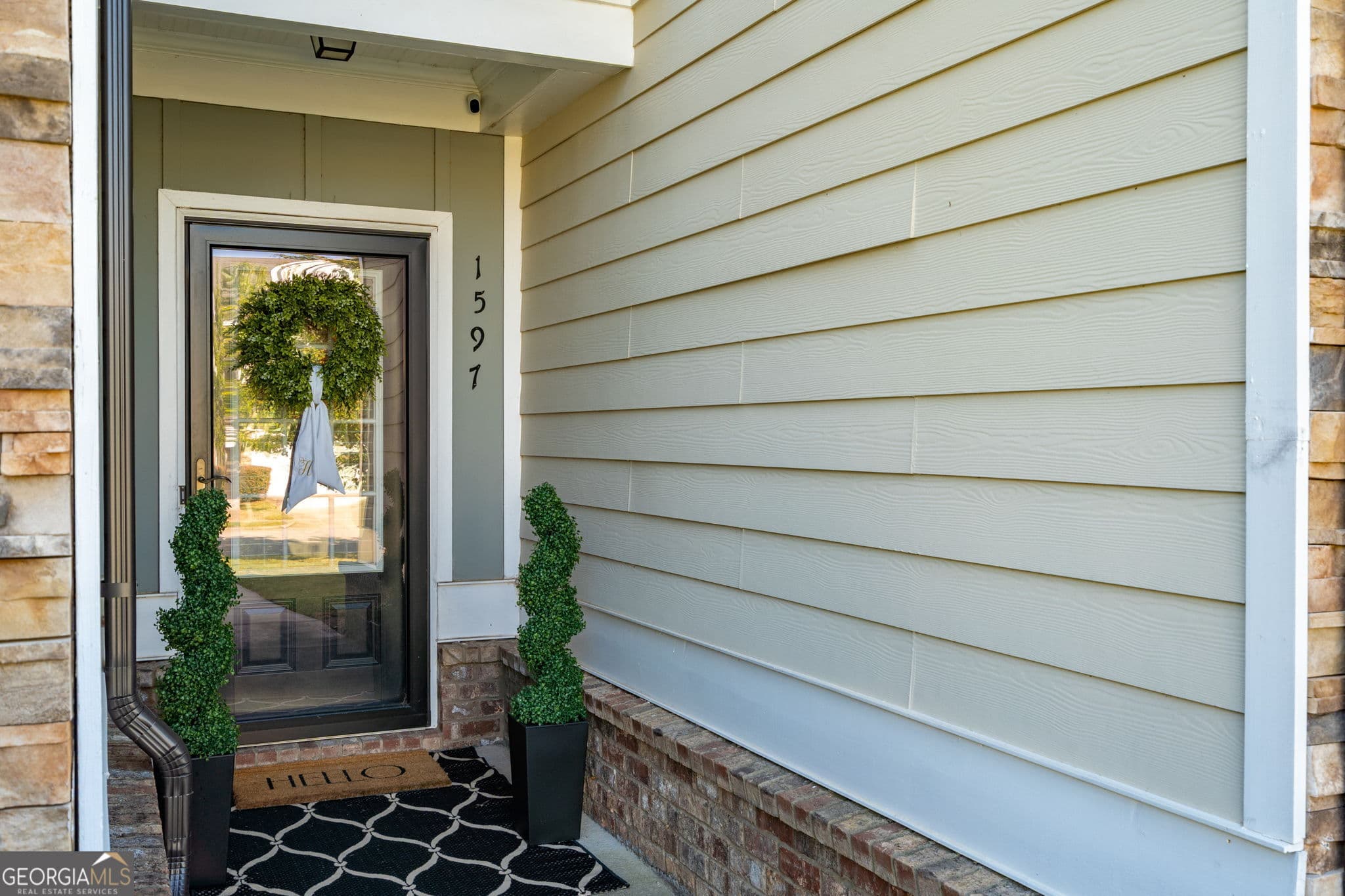 3 bedroom, 2.5 bathroom, 1,851 sq ft townhouse for sale at 1597 Lincoln Drive, Bogart, GA 30622 — photo 3