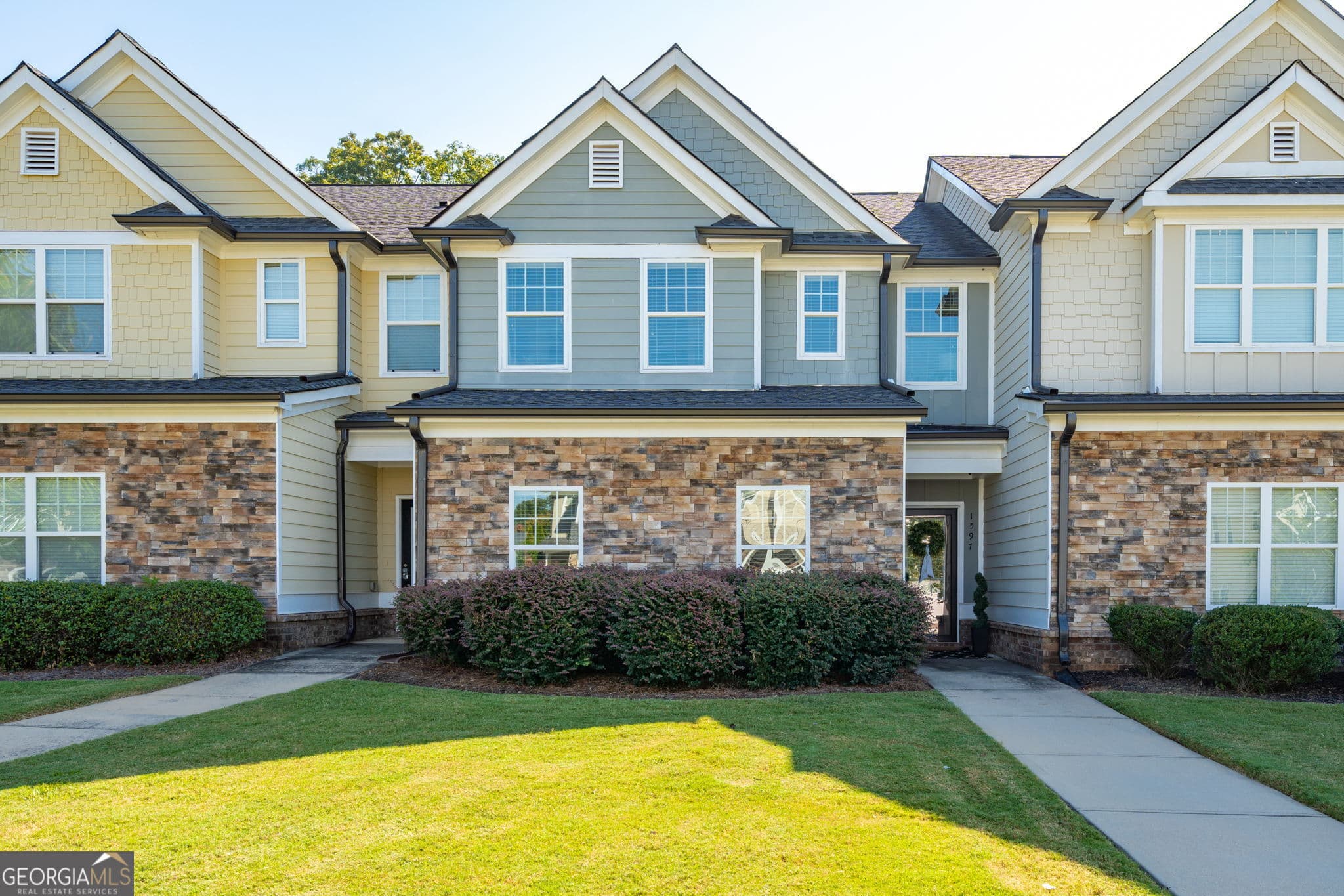 3 bedroom, 2.5 bathroom, 1,851 sq ft townhouse for sale at 1597 Lincoln Drive, Bogart, GA 30622