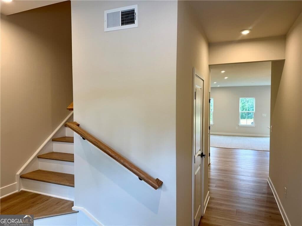 3 bedroom, 2.5 bathroom townhouse for sale at 2424 Green Juniper Way, Gainesville, GA 30507 — photo 6