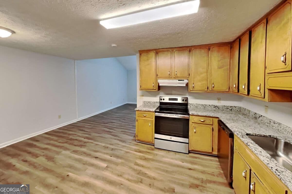 3 bedroom, 2 bathroom single family residence for rent at 25 Mountain Court, Covington, GA 30016 for $1,705 a month — photo 3