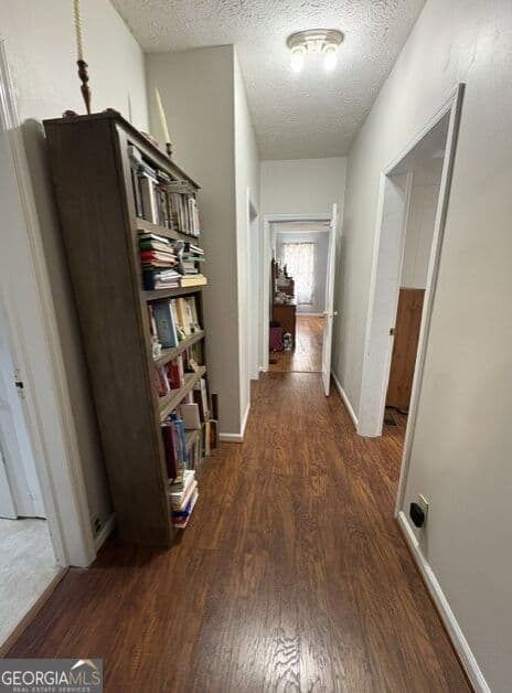 4 bedroom, 2 bathroom, 2,121 sq ft single family residence under contract at 204 W First Avenue, Sandersville, GA 31082 — photo 4