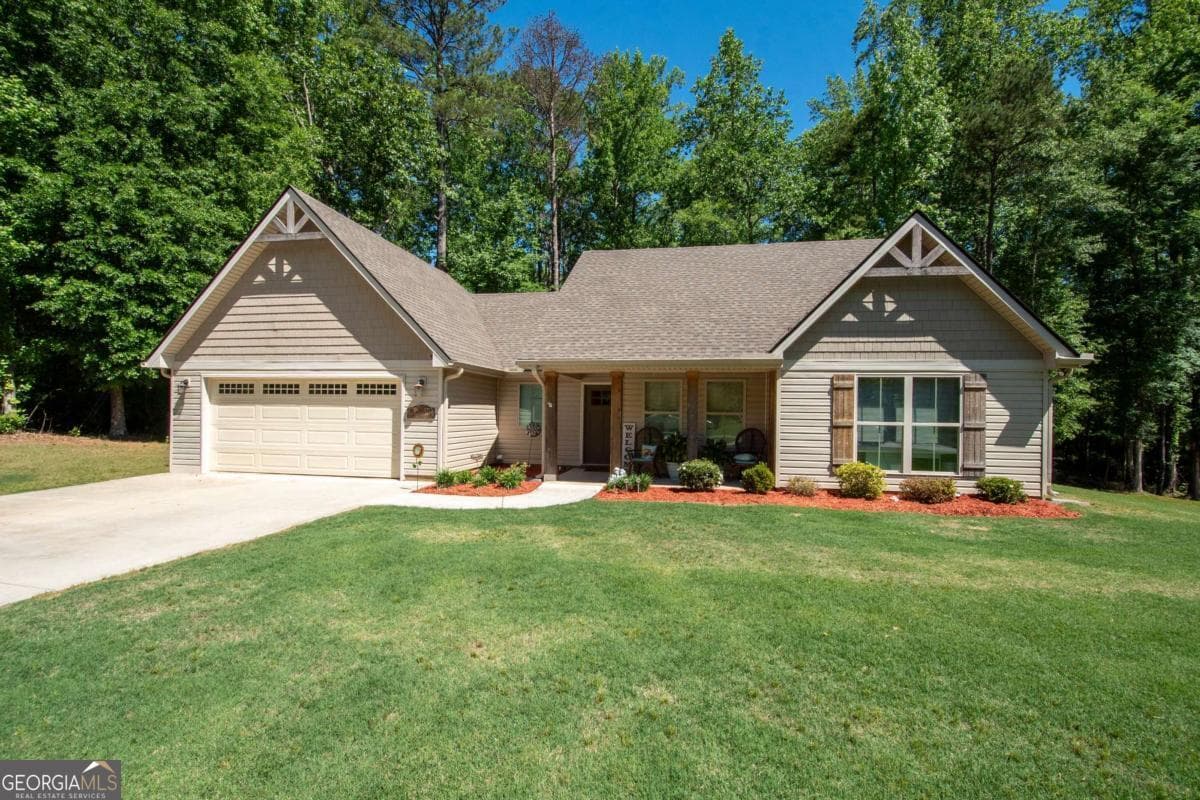 3 bedroom, 2 bathroom, 1,570 sq ft single family residence sold at 129 Wellington Drive, Lagrange, GA 30240
